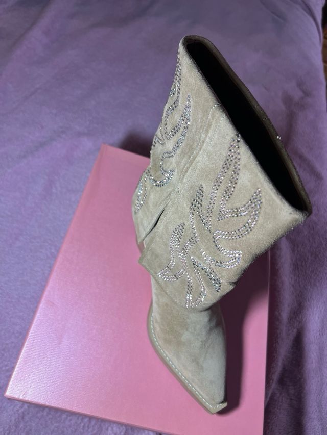 Botas Alma en Pena Beige con Pedrería