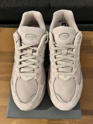New Balance 2002R Beige
