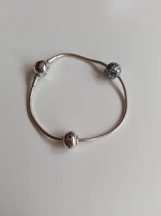 Pulsera Pandora Plata con  dos Charms