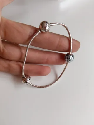 Pulsera Pandora Plata con  dos Charms