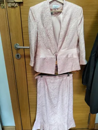 Traje chaqueta, falda y blusa talla 42