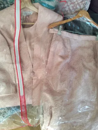 Traje chaqueta, falda y blusa talla 42