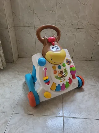 Andador infantil musical con forma de caballo
