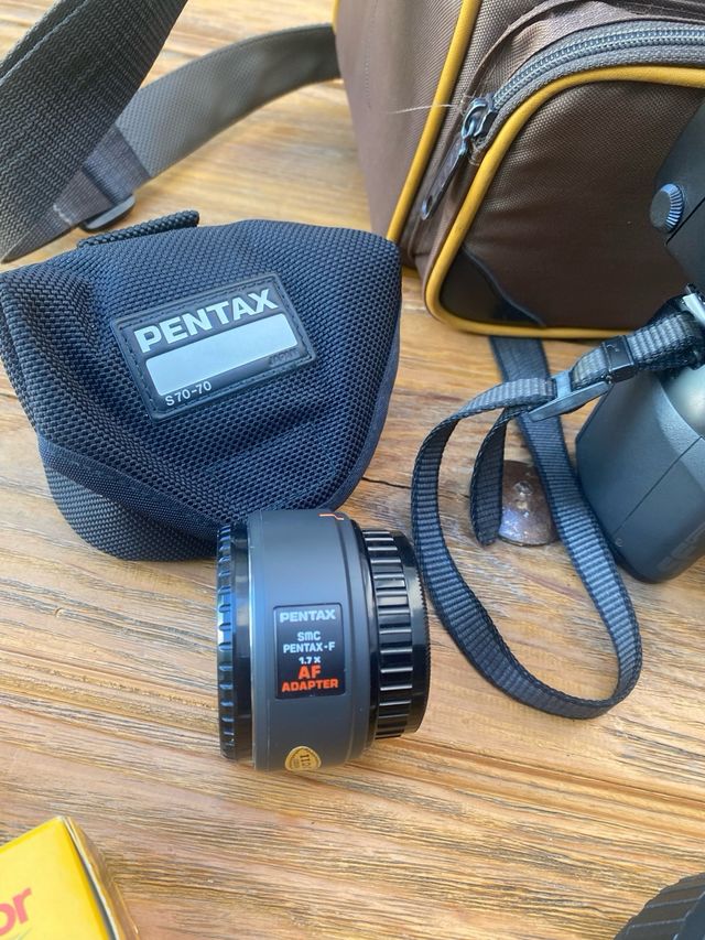 Câmara analógica Pentax AF 240 FT com flash
