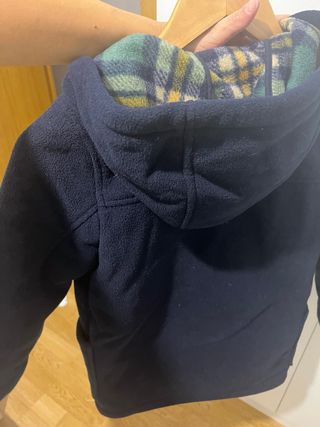 chaqueta parka polar niño 8 años 
super calentita 