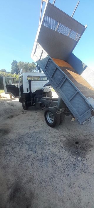 Camió Nissan bolquet