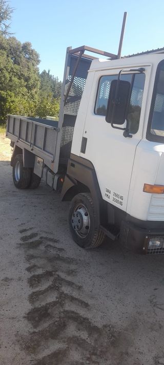 Camió Nissan bolquet