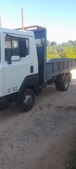 Camió Nissan bolquet