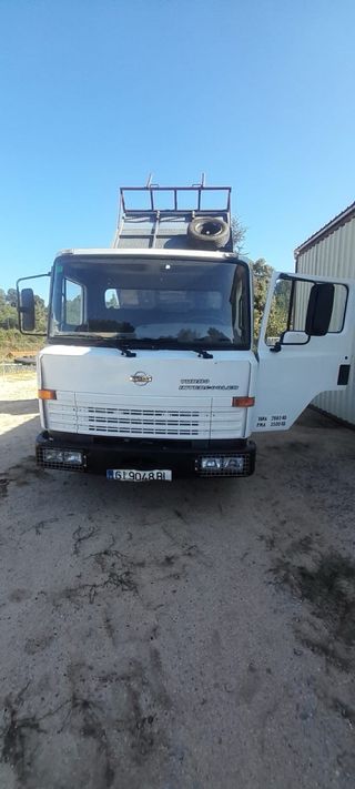 Camió Nissan bolquet
