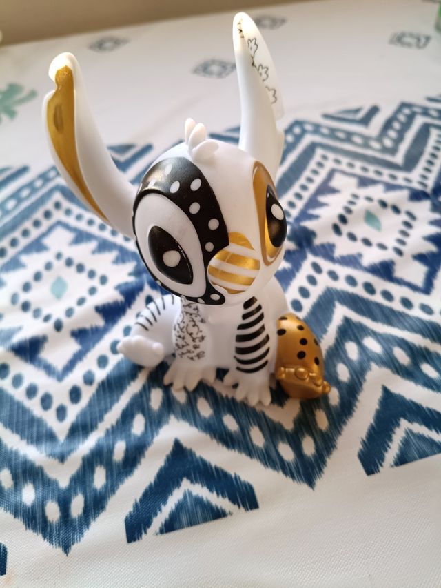 Figurita Stitch Arte Moderno
