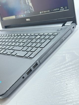 Dell Vostro 3559 i5 / 4Gb / 256Gb SSD