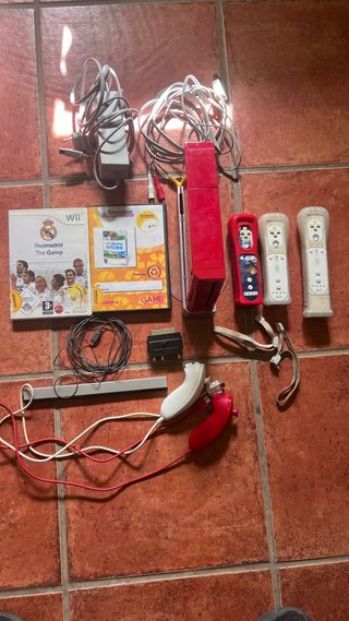 Consola Nintendo Wii Roja + Accesorios