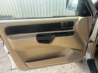 Nissan Terrano II 2003