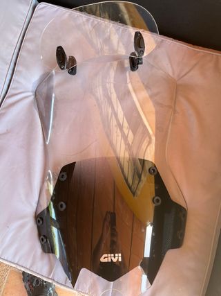 Cúpula Givi TRK502X