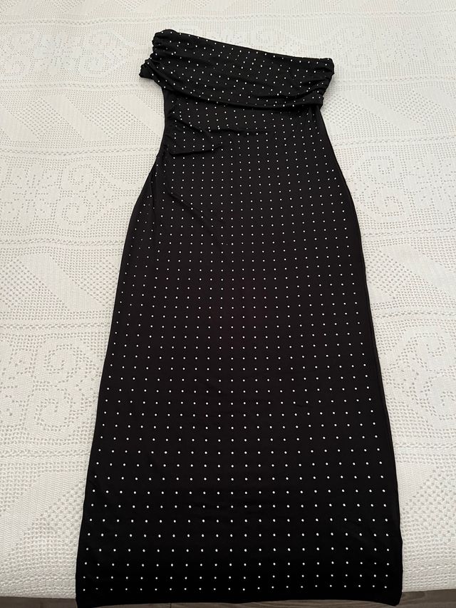 Vestido largo negro con brillos plateados