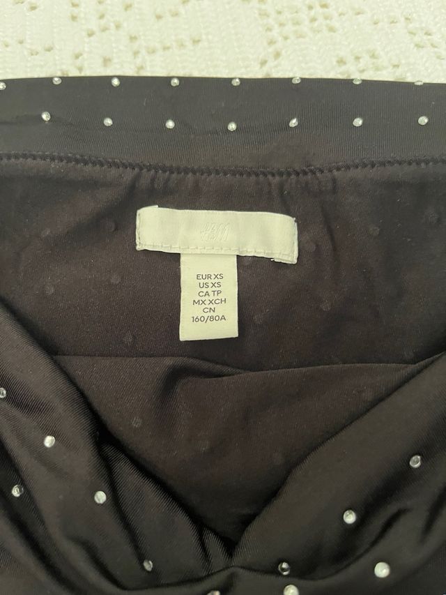 Vestido largo negro con brillos plateados