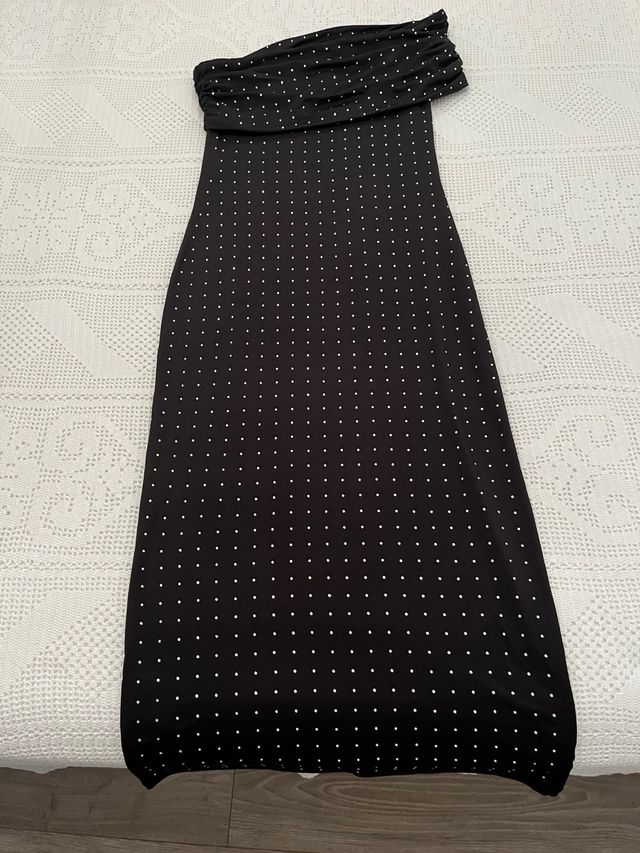 Vestido largo negro con brillos plateados