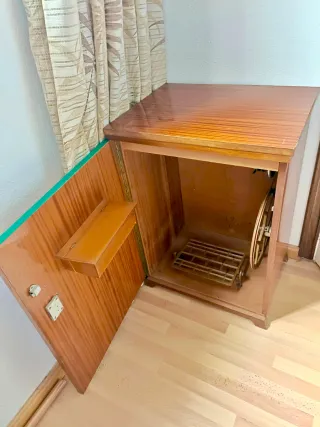 Máquina de coser ALFA antigua (Eibar) con mueble