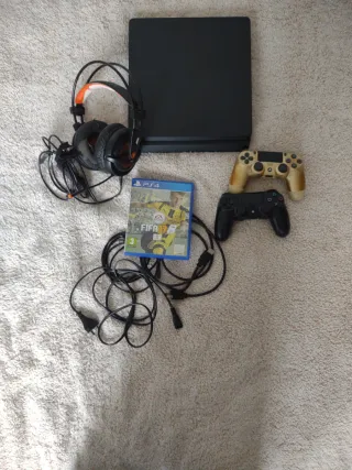PS4, 2 controles 2 juegos cascos con micrófono 