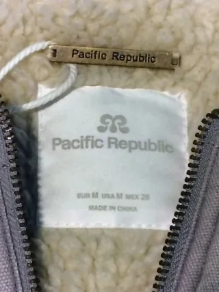 Pull and Bear chaqueta capucha interior borreguill