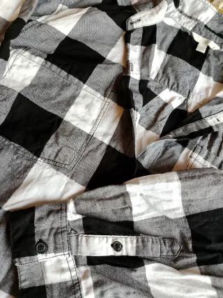 Camiseta larga cuadros blanco y negro
