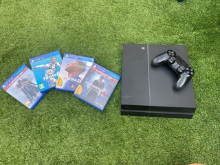 PS4 (PlayStation 4) Negra + 4 Juegos