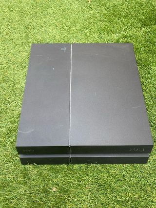 PS4 (PlayStation 4) Negra + 4 Juegos