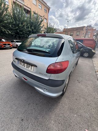 Peugeot 206 2002