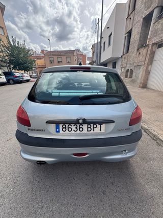 Peugeot 206 2002