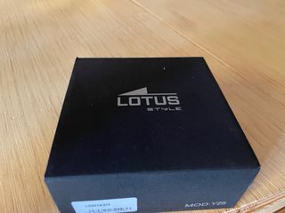 Chollo: Pulsera Lotus Hombre Plata y Negro 
