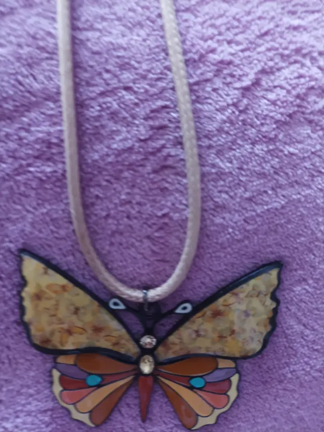 Pingente borboleta multicolorido