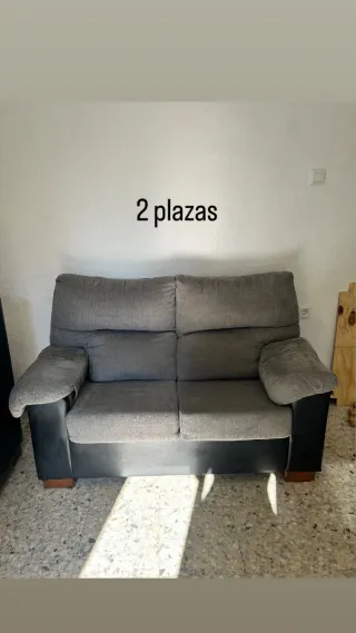 Sofá de 2 plazas gris y negro