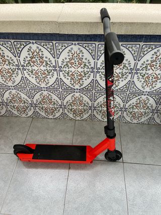 Patinete infantil rojo