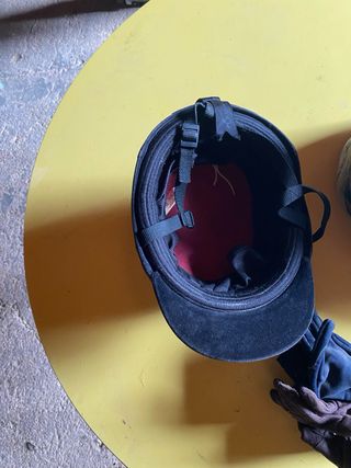 Fustas , cascos y guantes equitación p