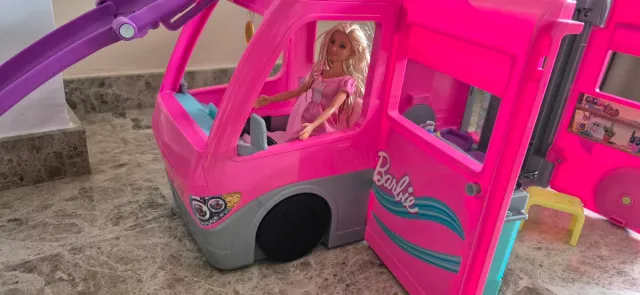 Autocaravana Barbie Rosa
