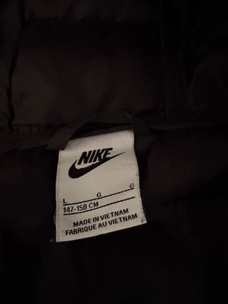 Chaqueta bomber negra Nike
talla niño 12 años