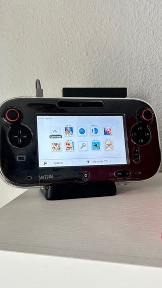 Console Wii U e Wii nera e rossa