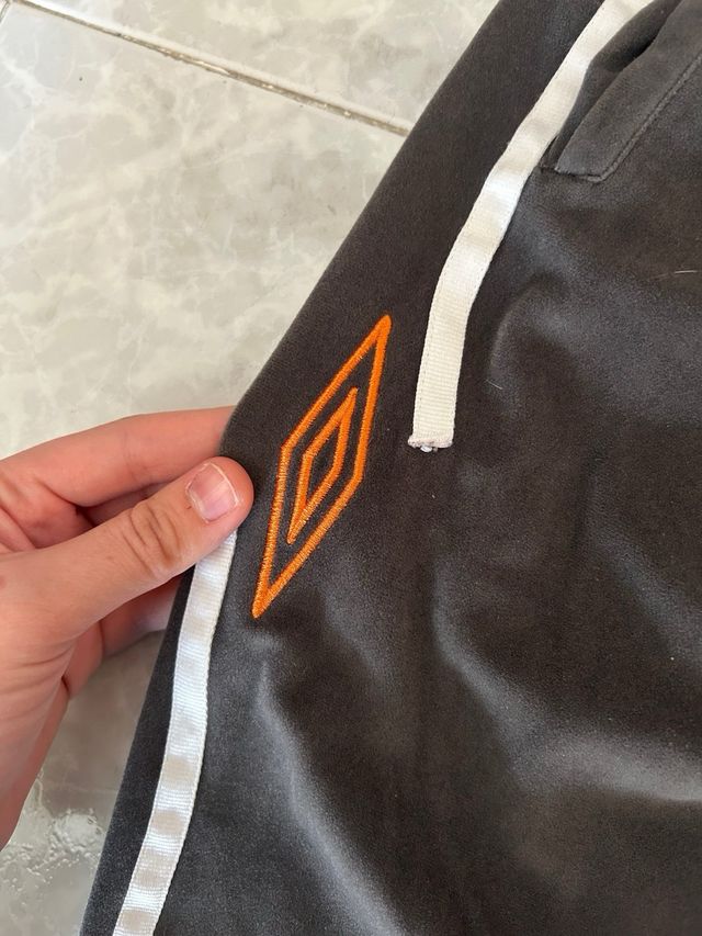 Pantalón chándal Umbro Marrón
