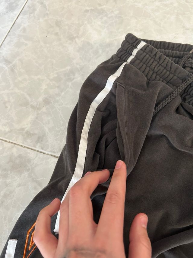 Pantalón chándal Umbro Marrón