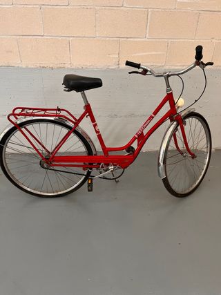 Bicicleta BH clásica roja