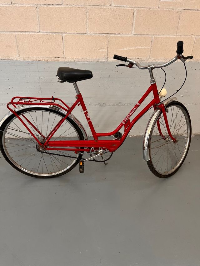 Bicicleta BH clásica roja