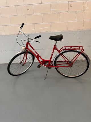 Bicicleta BH clásica roja
