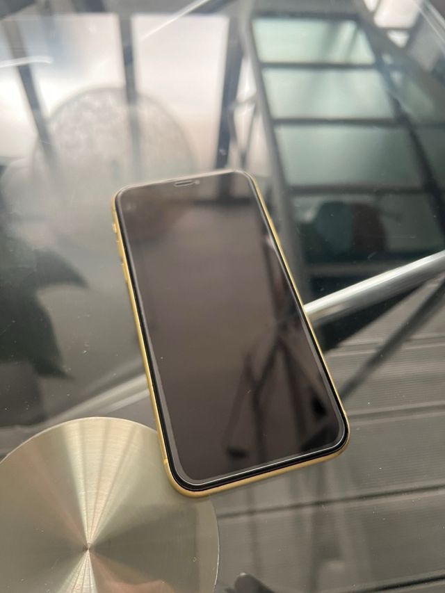 iPhone 11 256GB Amarillo