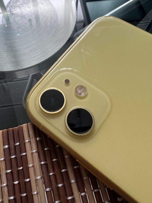 iPhone 11 256GB Amarillo