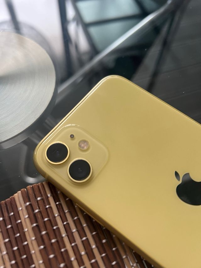iPhone 11 256GB Amarillo