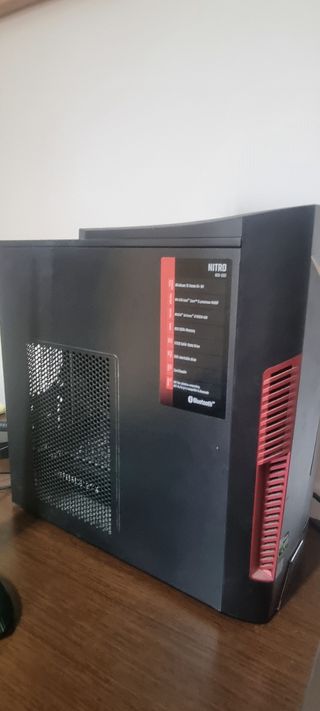 Ordenador Acer Negro/Rojo
Monitor, teclado y raton