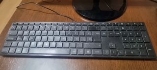 Ordenador Acer Negro/Rojo
Monitor, teclado y raton