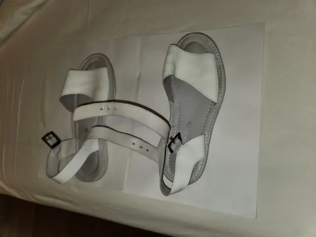 Sandalias Penitente Blancas