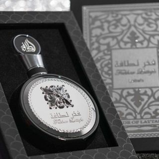 Fakhar (Black) de Lattafa Perfumes.