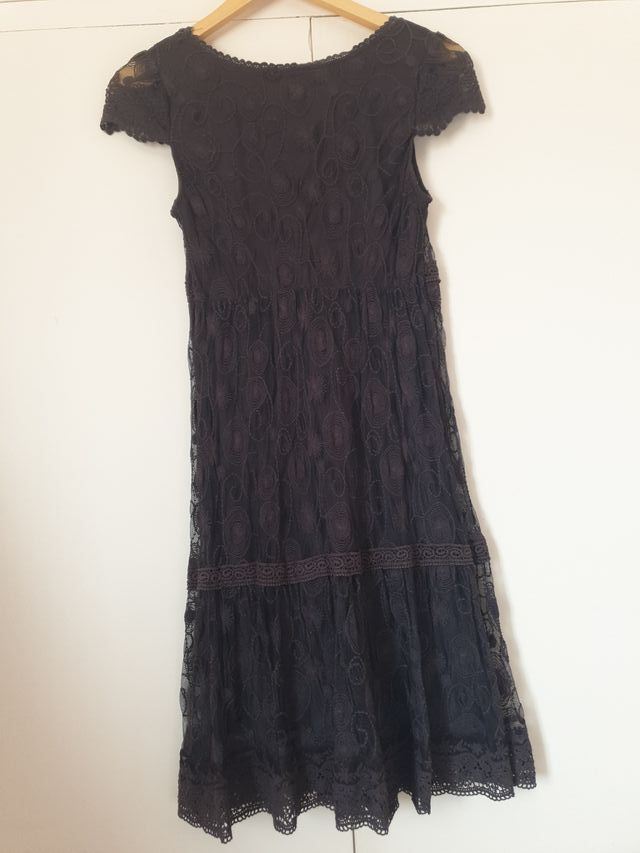 Vestido gris de encaje con doble forro